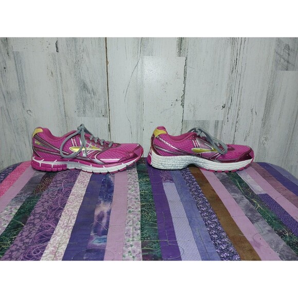 Brooks Shoes Adrenaline GTS 14 Pink & Yellow Lace up Size 5 Model#1400121D561 - Picture 5 of 10